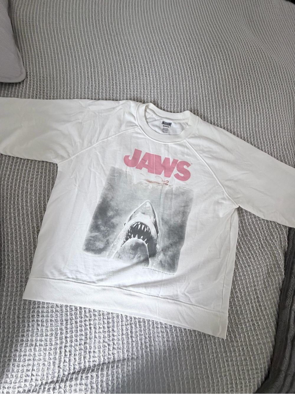 Tailgate Brand JAWS Crewneck Pullover Sweatshirt In A Size M